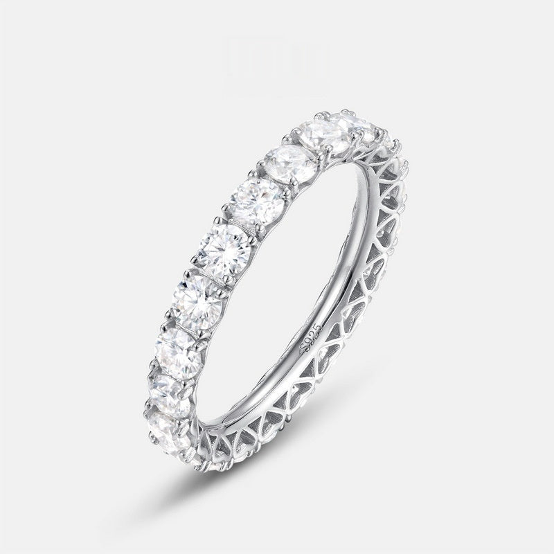 Moissanite Ring For Women Set With Colored Diamonds Fashionable And Subtly Luxurious
